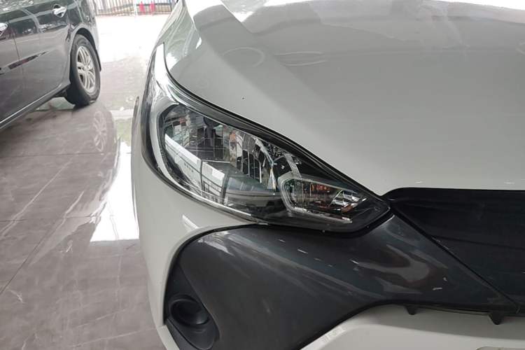 Used Toyota YARiS L Zhi Xuan 2016 Revised 1.5E CVT Charming Edition Right Front Headlight