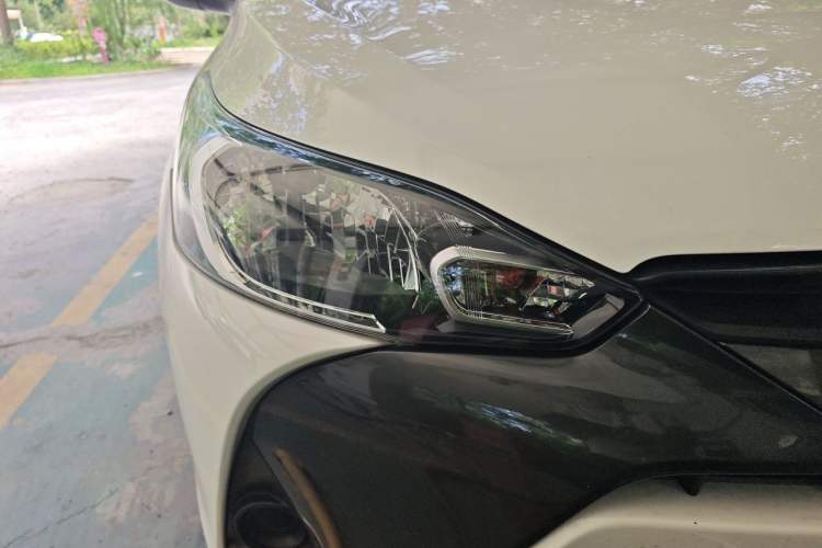 Used Toyota YARiS L Zhi Xuan 2016 Revised 1.5G CVT Xuan Dong Edition Right Front Headlight
