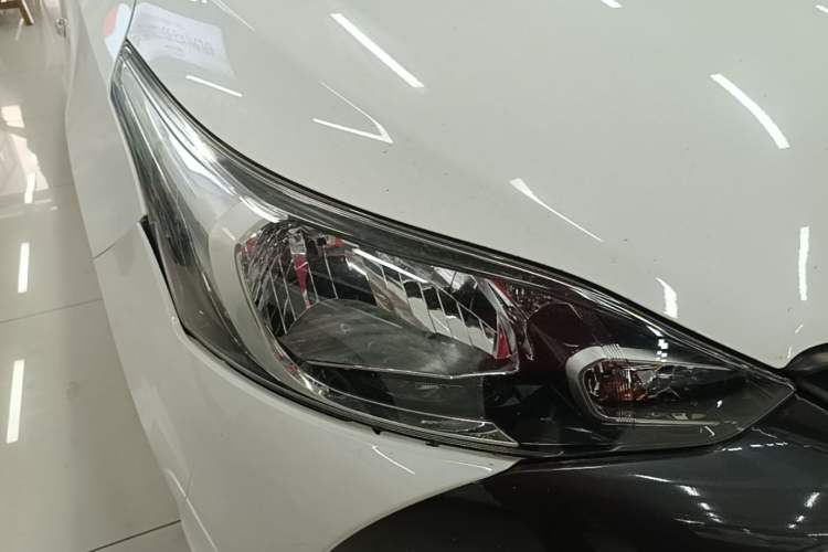Used Toyota YARiS L Zhi Xuan 2016 Revised 1.5E CVT Charming Edition Right Front Headlight