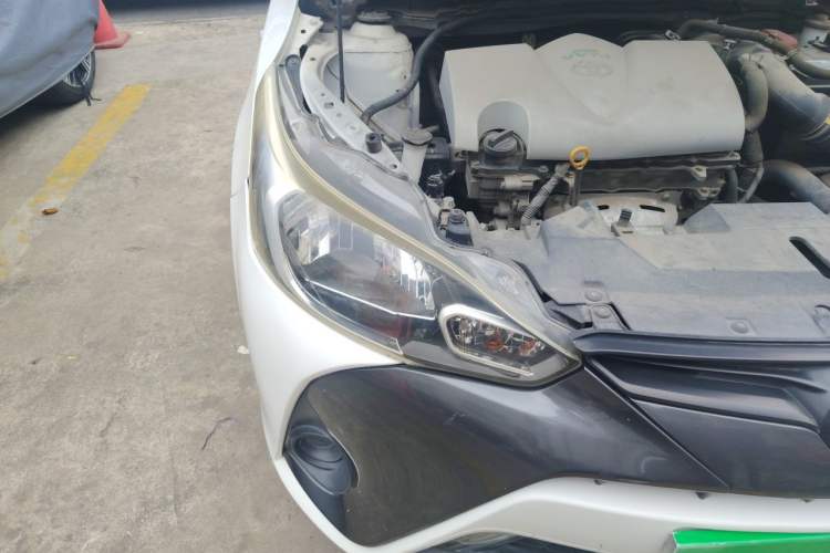 Used Toyota YARiS L Zhi Xuan 2016 Revised 1.5G CVT Xuan Dong Edition Right Front Headlight