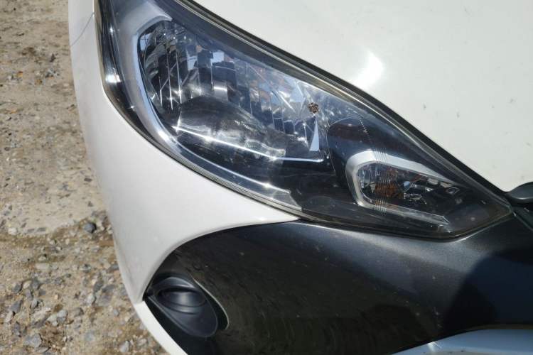 Used Toyota YARiS L Zhi Xuan 2016 Revised 1.5E CVT Charming Edition Right Front Headlight