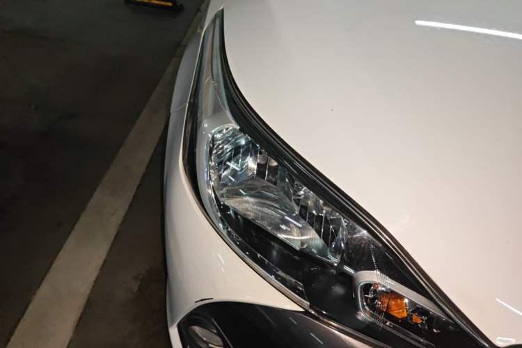 Used Toyota YARiS L Zhi Xuan 2016 Revised Version 1.5G CVT with Dynamic Sunroof Right Front Headlight