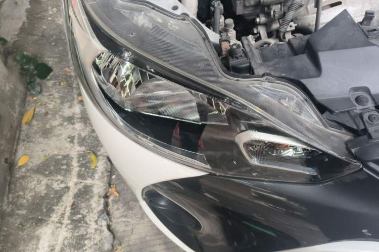 Used Toyota YARiS L Zhi Xuan 2016 Revised 1.5E CVT Charming Edition Right Front Headlight