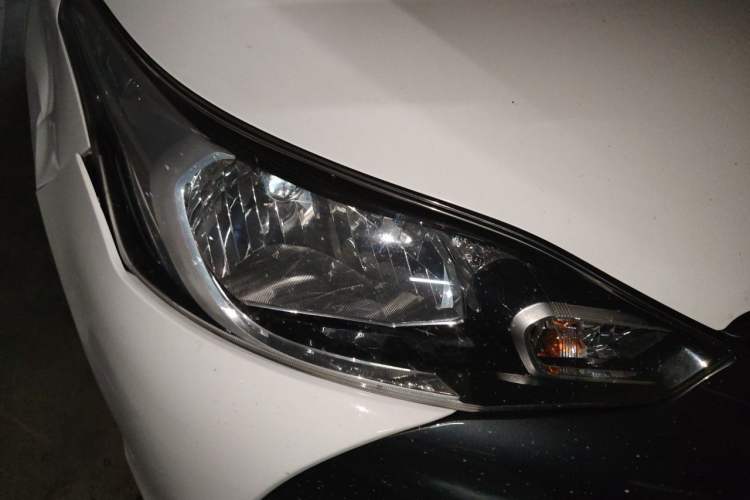 Used Toyota YARiS L Zhi Xuan 2016 Revised 1.5E CVT Charming Edition Right Front Headlight
