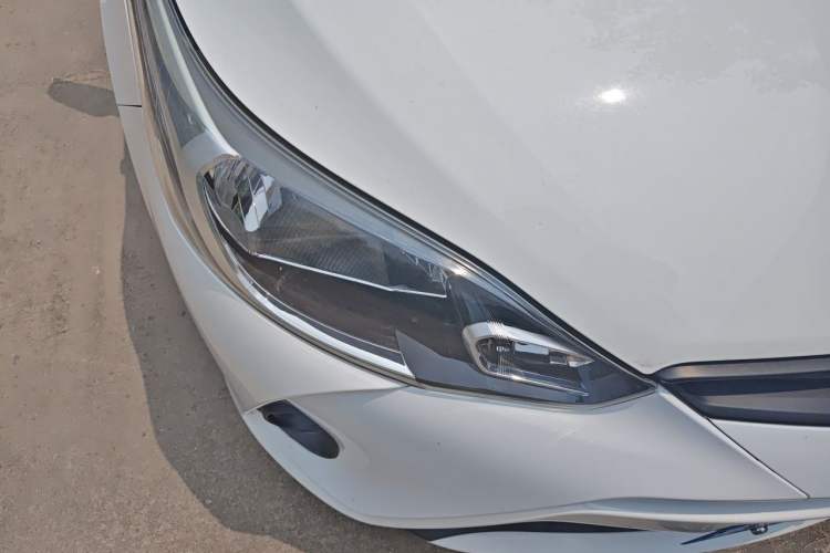 Used Toyota YARiS L Zhi Xuan 2016 Revised 1.5E CVT Charming Edition Right Front Headlight
