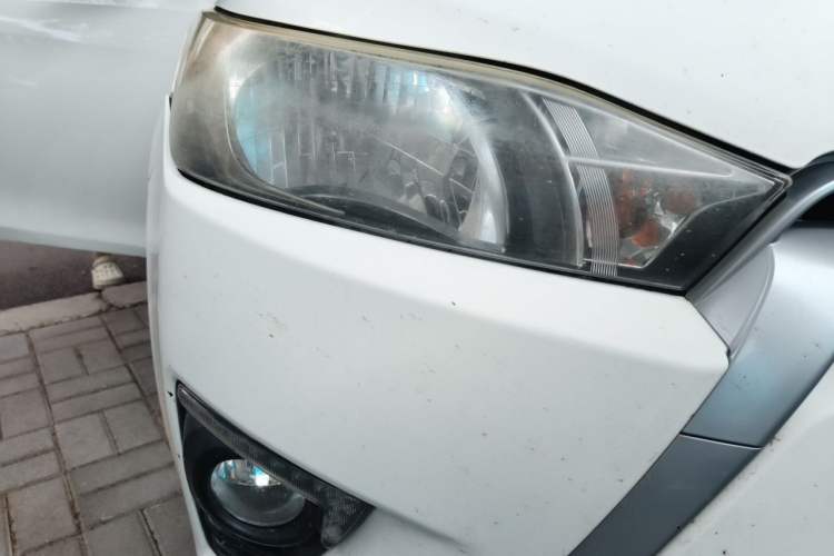 Used Toyota YARiS L Zhi Xuan 2016 1.5G Automatic XunSu Model with Sunroof Right Front Headlight