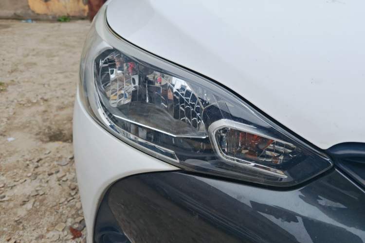 Used Toyota YARiS L Zhi Xuan 2016 Revised 1.5E CVT Charming Edition Right Front Headlight