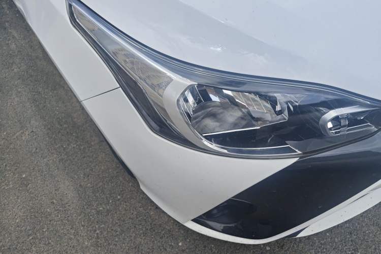 Used Toyota YARiS L Zhi Xuan 2016 Revised 1.5E CVT Charming Edition Right Front Headlight