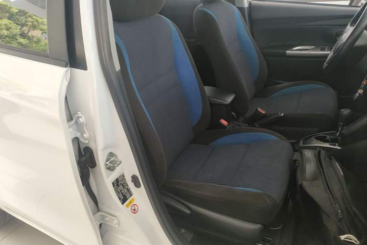 Used Toyota YARiS L Zhi Xuan 2016 Revised Version 1.5G CVT with Dynamic Sunroof Right Front Seat