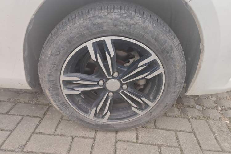 Used Toyota YARiS L Zhi Xuan 2016 1.5E Automatic JingSu Edition Right Front Wheel Hub