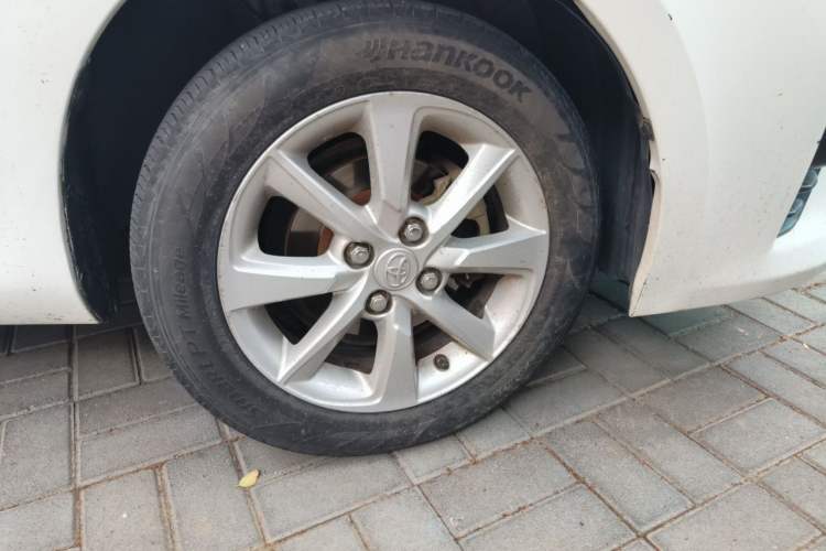 Used Toyota YARiS L Zhi Xuan 2016 1.5G Automatic XunSu Model with Sunroof Right Front Wheel Hub
