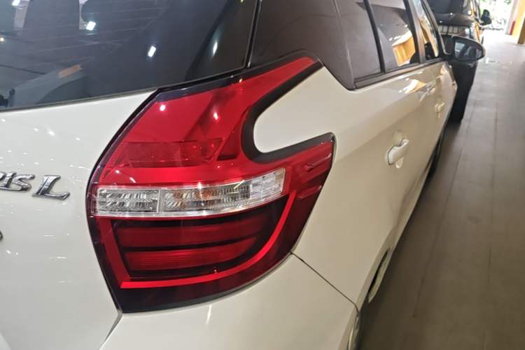 Used Toyota YARiS L Zhi Xuan 2016 Revised 1.5E CVT Charming Edition Right Rear Taillight