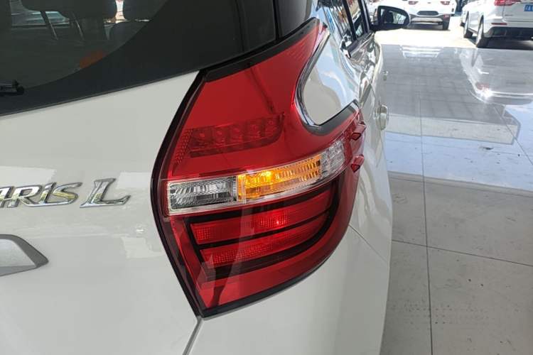 Used Toyota YARiS L Zhi Xuan 2016 Revised Version 1.5G CVT with Dynamic Sunroof Right Rear Taillight