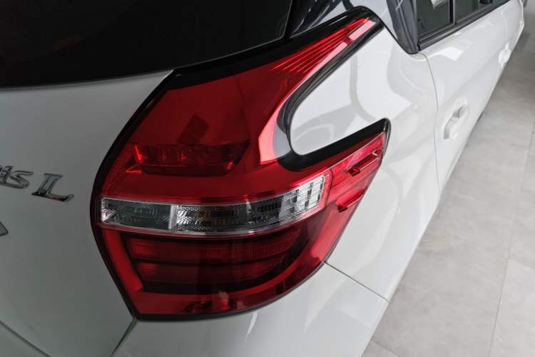 Used Toyota YARiS L Zhi Xuan 2016 Revised 1.5E CVT Charming Edition Right Rear Taillight