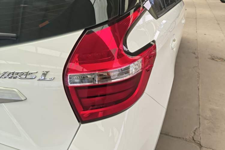 Used Toyota YARiS L Zhi Xuan 2016 Revised Version 1.5G CVT with Dynamic Sunroof Right Rear Taillight