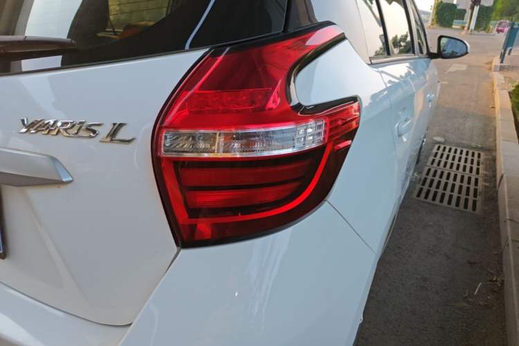 Used Toyota YARiS L Zhi Xuan 2016 Revised 1.3E Manual – Charming Edition Right Rear Taillight