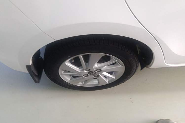 Used Toyota YARiS L Zhi Xuan 2016 Revised Version 1.5G CVT with Dynamic Sunroof Right Rear Wheel Hub