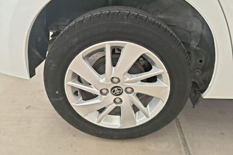 Used Toyota YARiS L Zhi Xuan 2016 Revised Version 1.5G CVT with Dynamic Sunroof Right Rear Wheel Hub