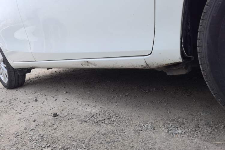 Used Toyota YARiS L Zhi Xuan 2016 Revised 1.5E CVT Charming Edition Right Side Sill