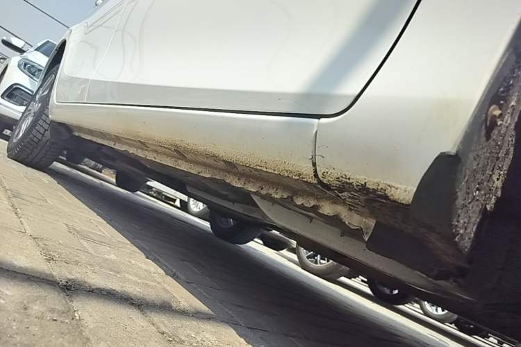 Used Toyota YARiS L Zhi Xuan 2016 Revised 1.5E CVT Charming Edition Right Side Sill