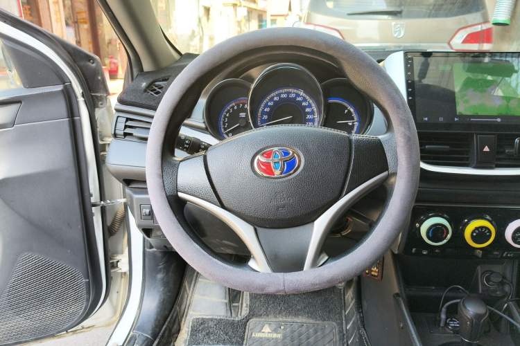 Used Toyota YARiS L Zhi Xuan 2016 Revised Version 1.5G CVT with Dynamic Sunroof Steering Wheel