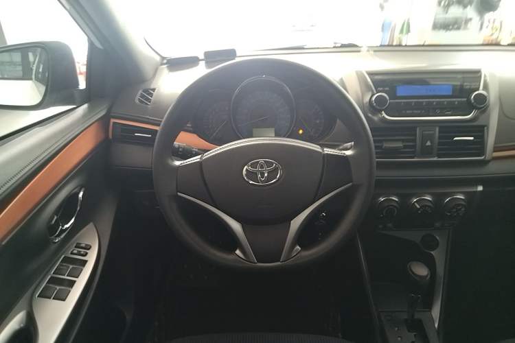 Used Toyota YARiS L Zhi Xuan 2016 1.5E Automatic JingSu Edition Steering Wheel