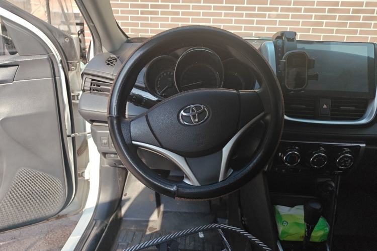 Used Toyota YARiS L Zhi Xuan 2016 Revised Version 1.5G CVT with Dynamic Sunroof Steering Wheel