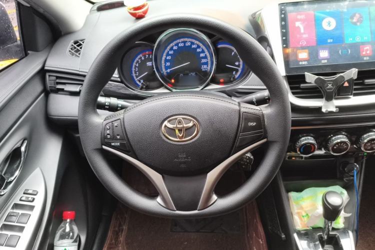 Used Toyota YARiS L Zhi Xuan 2016 Revised Version 1.5G CVT with Dynamic Sunroof Steering Wheel