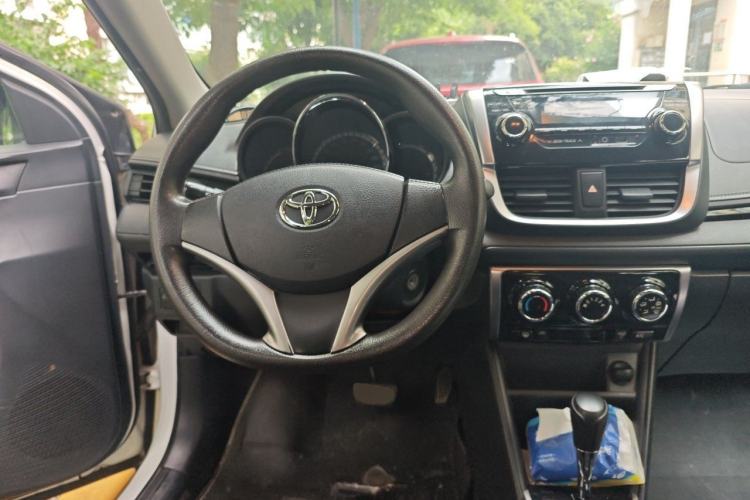 Used Toyota YARiS L Zhi Xuan 2016 Revised Version 1.5G CVT with Dynamic Sunroof Steering Wheel