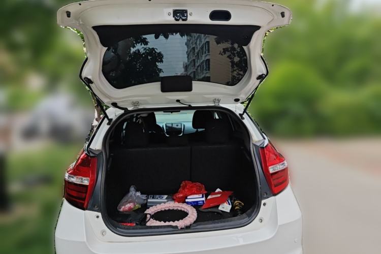 Used Toyota YARiS L Zhi Xuan 2016 Revised 1.5E CVT Charming Edition Trunk