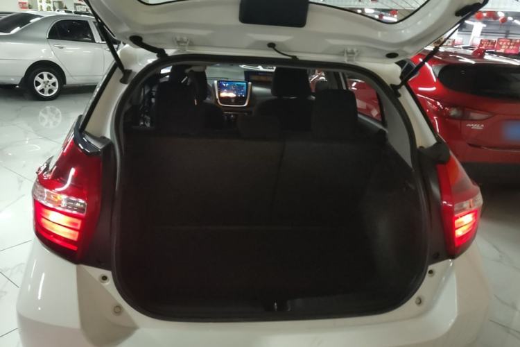 Used Toyota YARiS L Zhi Xuan 2016 Revised 1.5E CVT Charming Edition Trunk