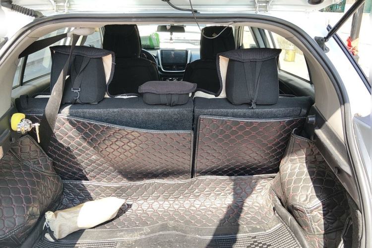Used Toyota YARiS L Zhi Xuan 2016 Revised 1.5E CVT Charming Edition Trunk