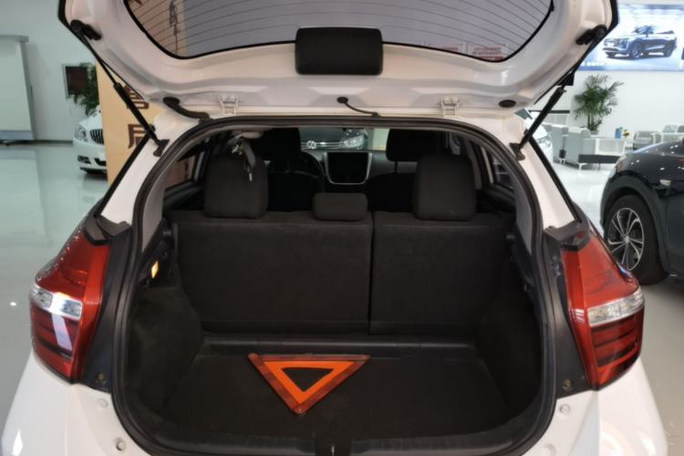 Used Toyota YARiS L Zhi Xuan 2016 Revised 1.5E CVT Charming Edition Trunk