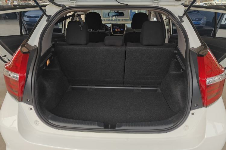 Used Toyota YARiS L Zhi Xuan 2016 Revised 1.5E CVT Charming Edition Trunk