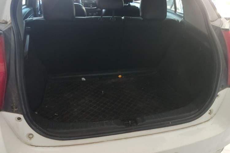 Used Toyota YARiS L Zhi Xuan 2016 Revised 1.5E CVT Charming Edition Trunk
