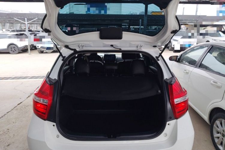 Used Toyota YARiS L Zhi Xuan 2016 Revised 1.5E CVT Charming Edition Trunk