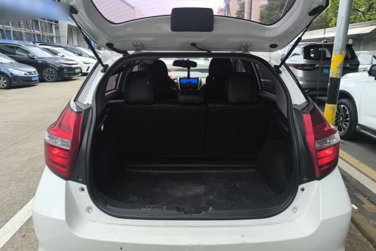 Used Toyota YARiS L Zhi Xuan 2016 Revised 1.5E CVT Charming Edition Trunk