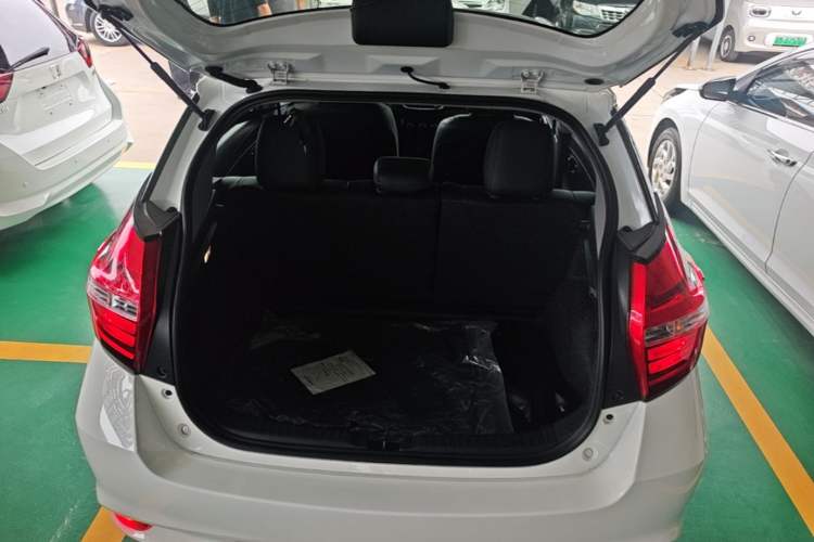 Used Toyota YARiS L Zhi Xuan 2016 Revised 1.5E CVT Charming Edition Trunk