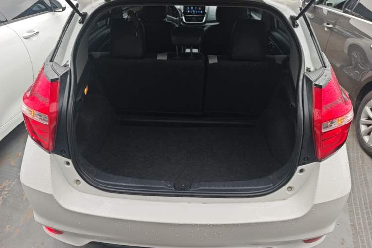 Used Toyota YARiS L Zhi Xuan 2016 Revised 1.5E CVT Charming Edition Trunk