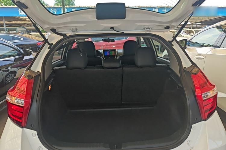 Used Toyota YARiS L Zhi Xuan 2016 Revised 1.5E CVT Charming Edition Trunk