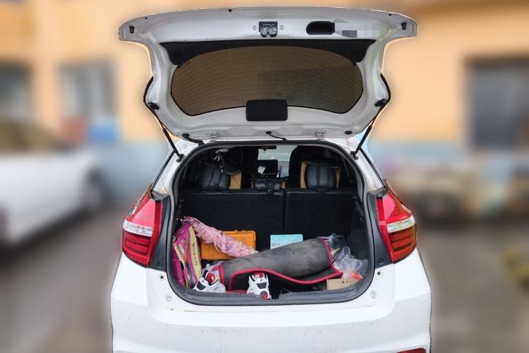 Used Toyota YARiS L Zhi Xuan 2016 Revised 1.5E CVT Charming Edition Trunk