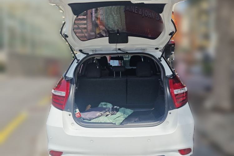 Used Toyota YARiS L Zhi Xuan 2016 Revised 1.5E CVT Charming Edition Trunk