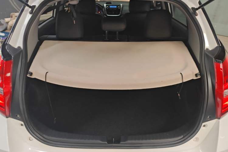 Used Toyota YARiS L Zhi Xuan 2016 Revised 1.5E CVT Charming Edition Trunk