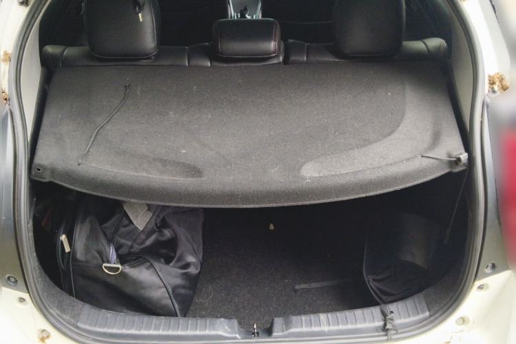 Used Toyota YARiS L Zhi Xuan 2016 Revised 1.3E Manual – Charming Edition Trunk