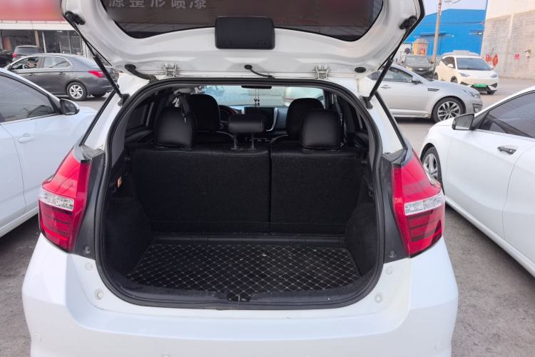 Used Toyota YARiS L Zhi Xuan 2016 Revised 1.5E CVT Charming Edition Trunk