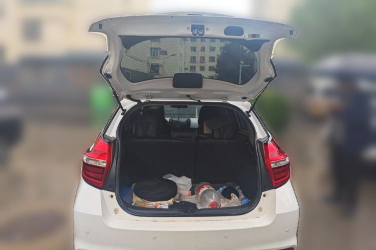 Used Toyota YARiS L Zhi Xuan 2016 Revised 1.5E CVT Charming Edition Trunk