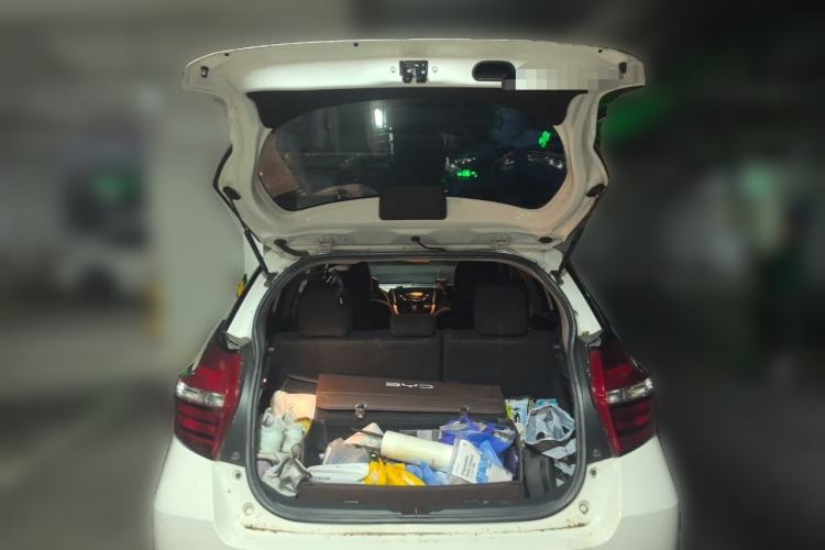 Used Toyota YARiS L Zhi Xuan 2016 Revised 1.5E CVT Charming Edition Trunk