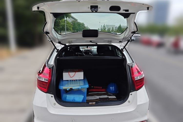 Used Toyota YARiS L Zhi Xuan 2016 Revised 1.5E CVT Charming Edition Trunk