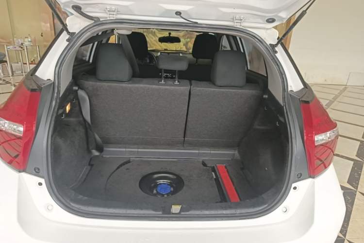 Used Toyota YARiS L Zhi Xuan 2016 Revised 1.5E CVT Charming Edition Trunk