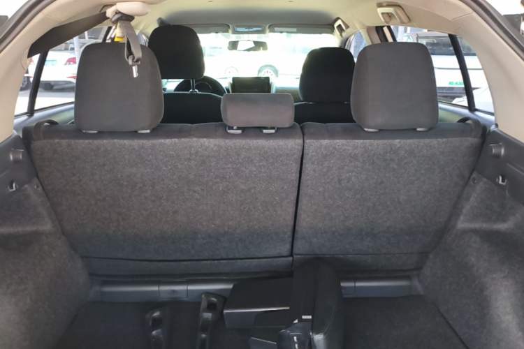 Used Toyota YARiS L Zhi Xuan 2016 Revised 1.5E CVT Charming Edition Trunk